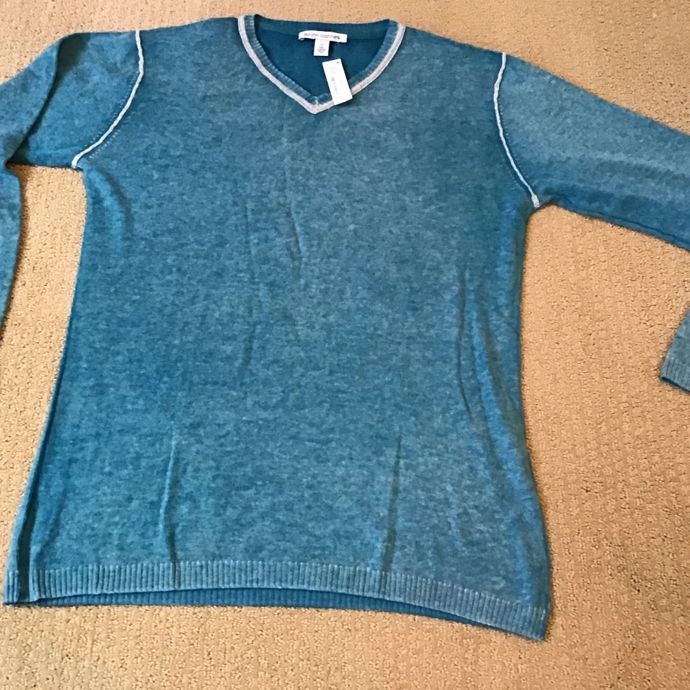 Sweater - Picture 1 of 2
